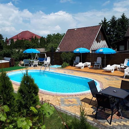 Holp Panzio Hotel Balatonföldvár Buitenkant foto