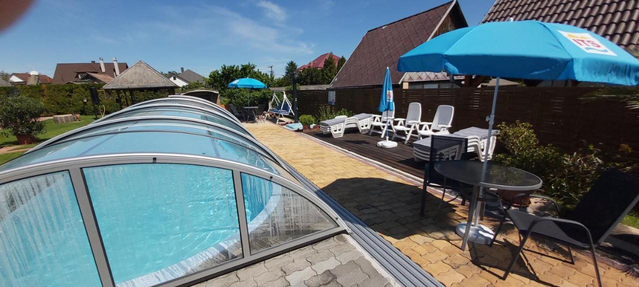 Holp Panzio Hotel Balatonföldvár Buitenkant foto